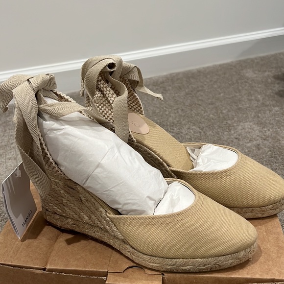 Spring Lace Up Shoes - Picture 4 of 5